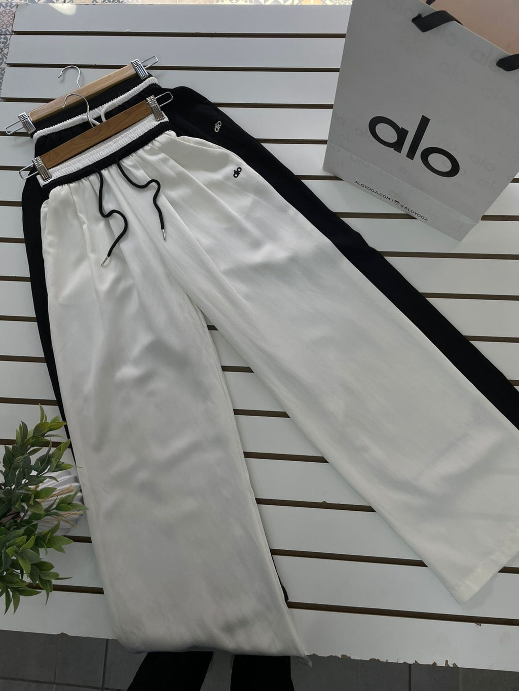 Pantalón de lino Alo